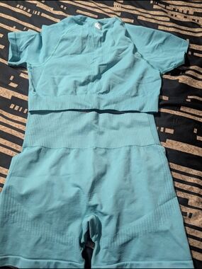 Seamless High-Waist Athletic Shorts - Aqua